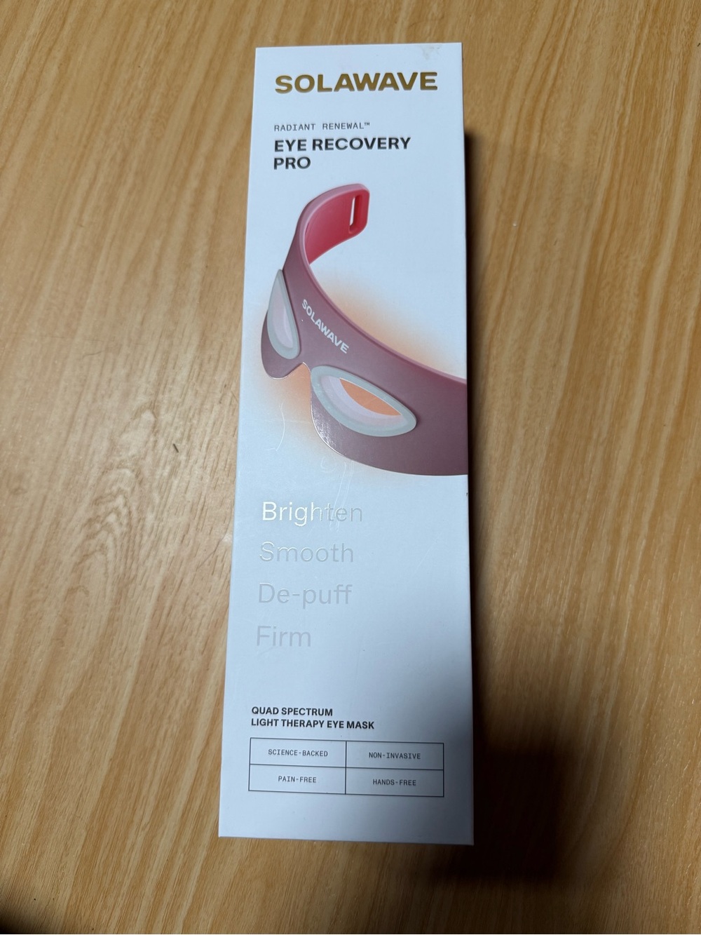 Solawave eye recovery pro quad spectrum light therapy eye mask